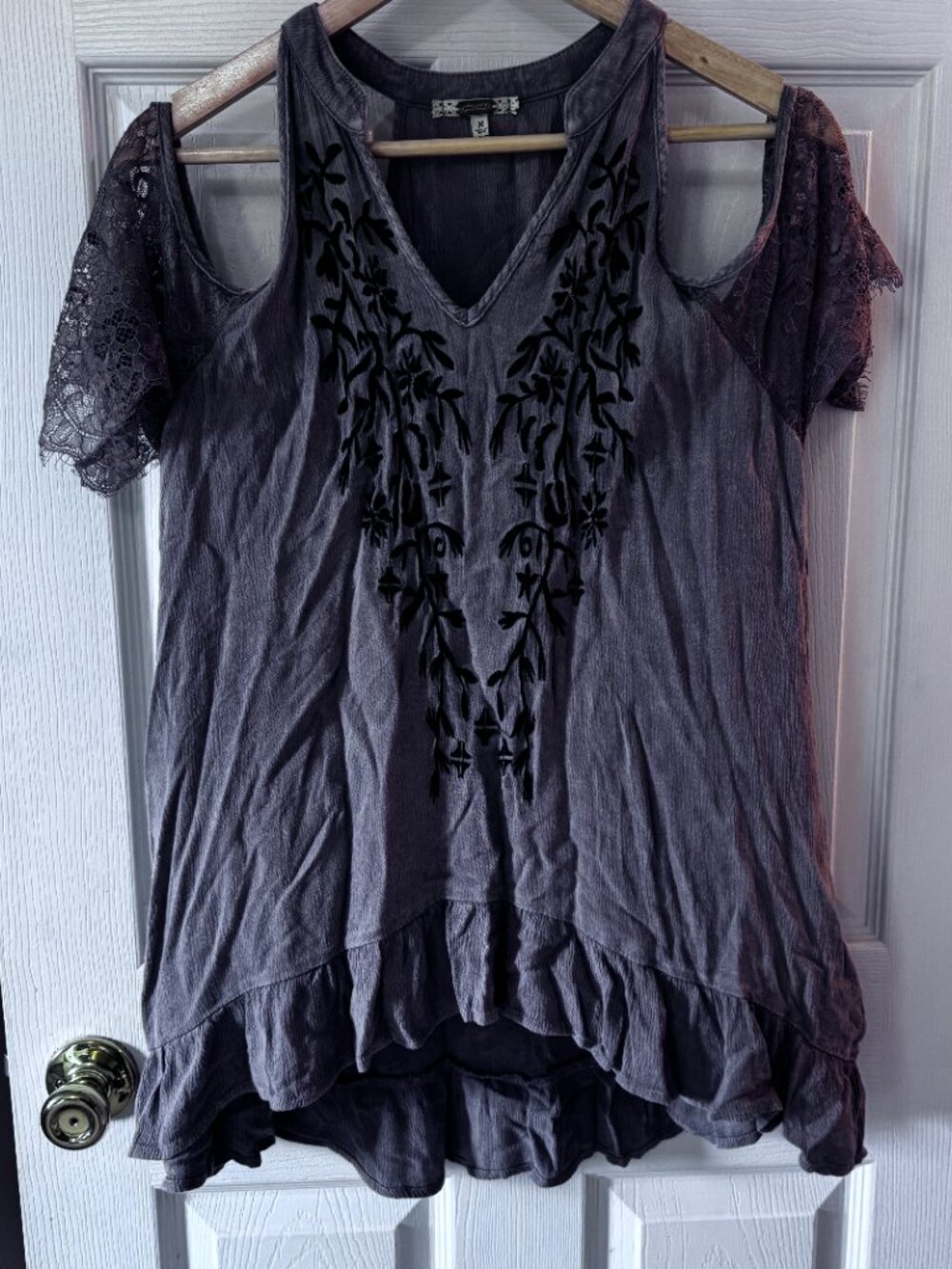 Women's Gimmick Blouse with Lace Sleeves